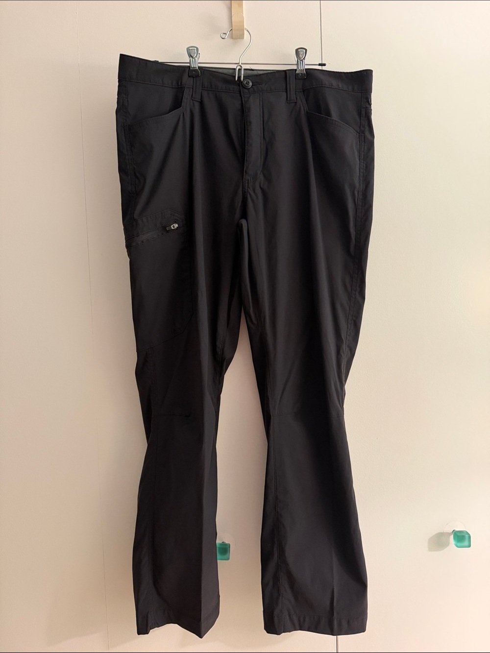 Eddie Bauer Black Men's Cargo Pants with Zip Pocket